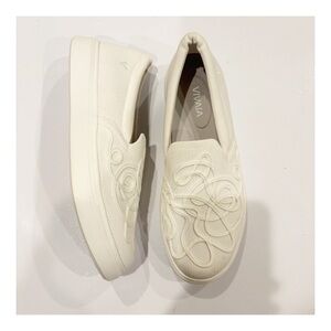 Vivaia V-Tune Slip-On Sneakers size US8